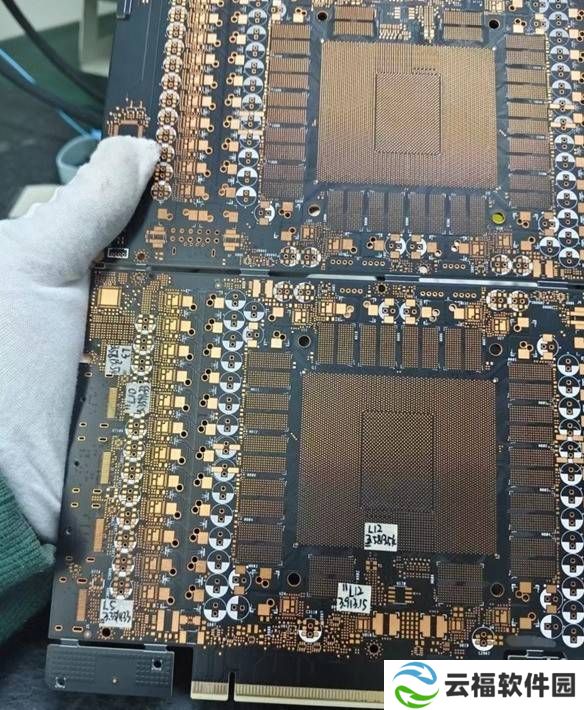 RTX 5090 PCB电路板谍照首次曝光，巨型核心引发热议